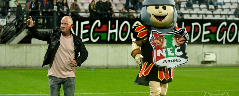 N.E.C. TV: onthulling van de Ron de Groot tribune