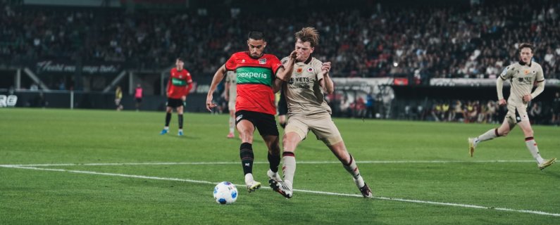 N.E.C. laat langzij tegen Excelsior   