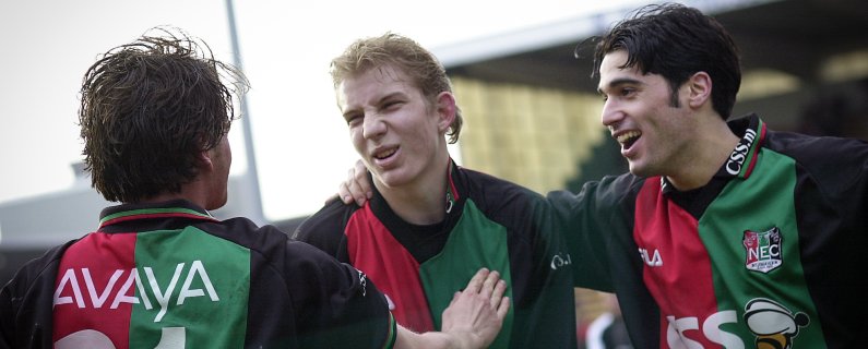 FC Utrecht - N.E.C. (10-2-2002) | Uut de ouwe doos