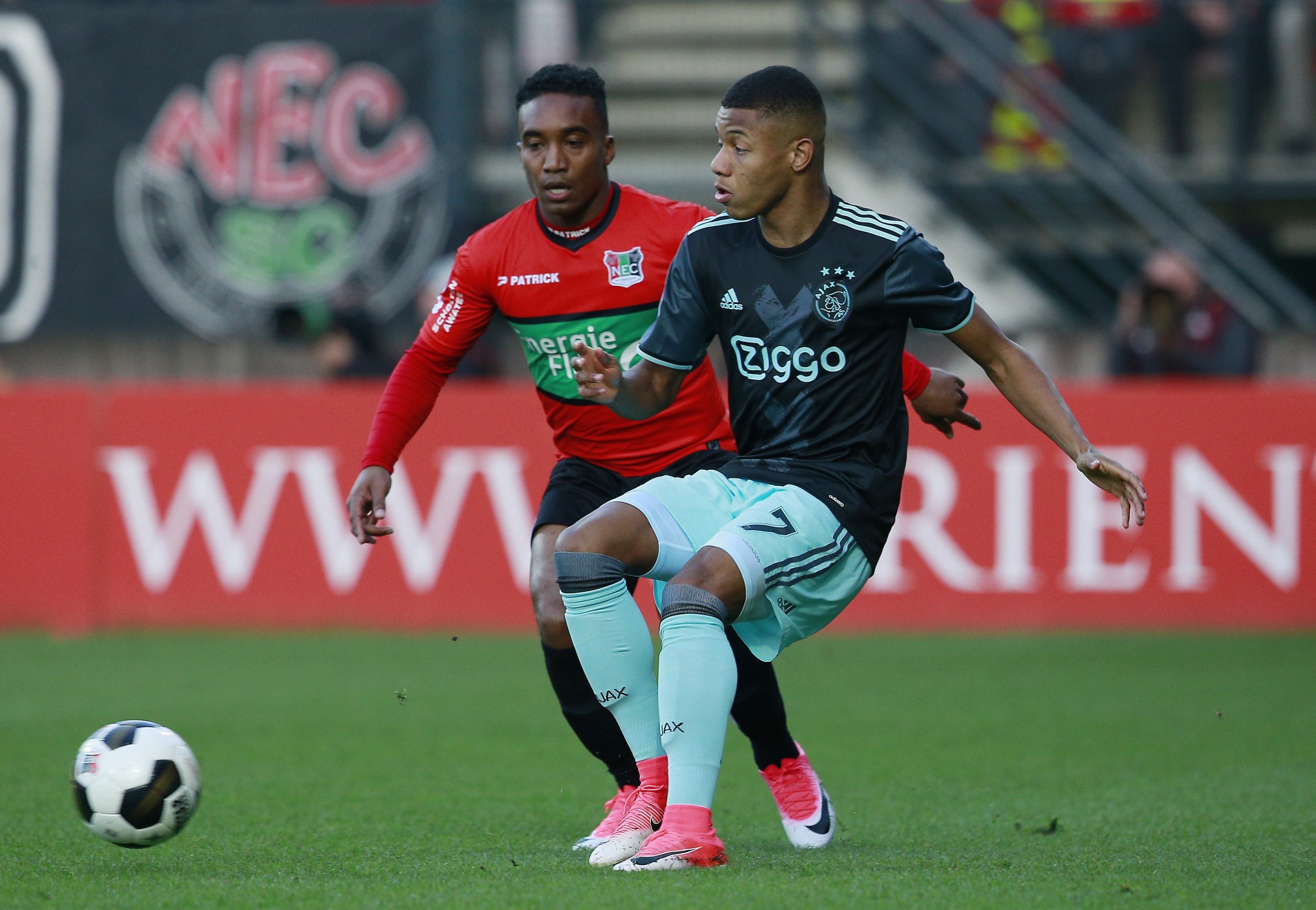 Ruime nederlaag tegen Ajax: 1-5