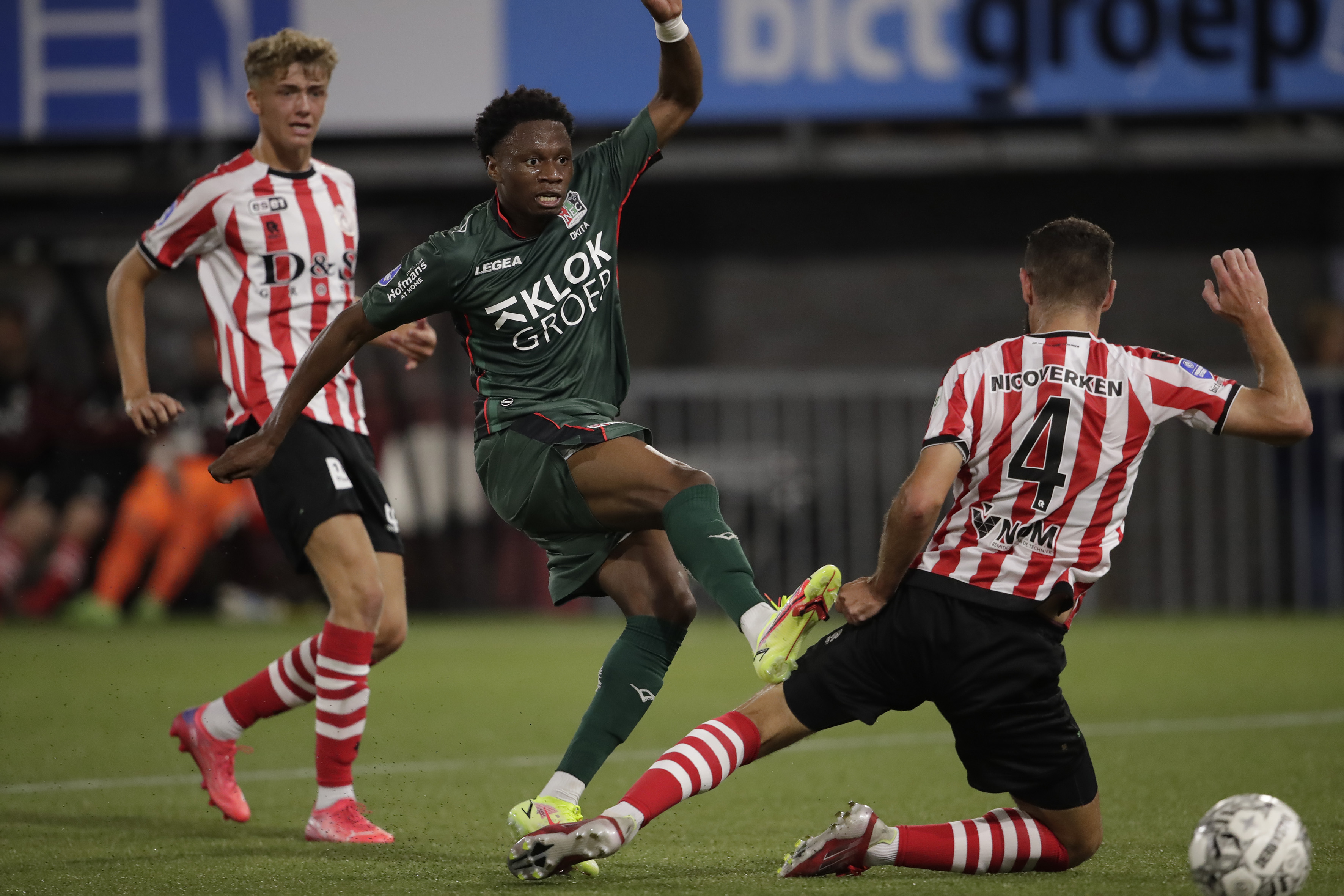 N.E.C. houdt één punt over aan uitduel in Rotterdam