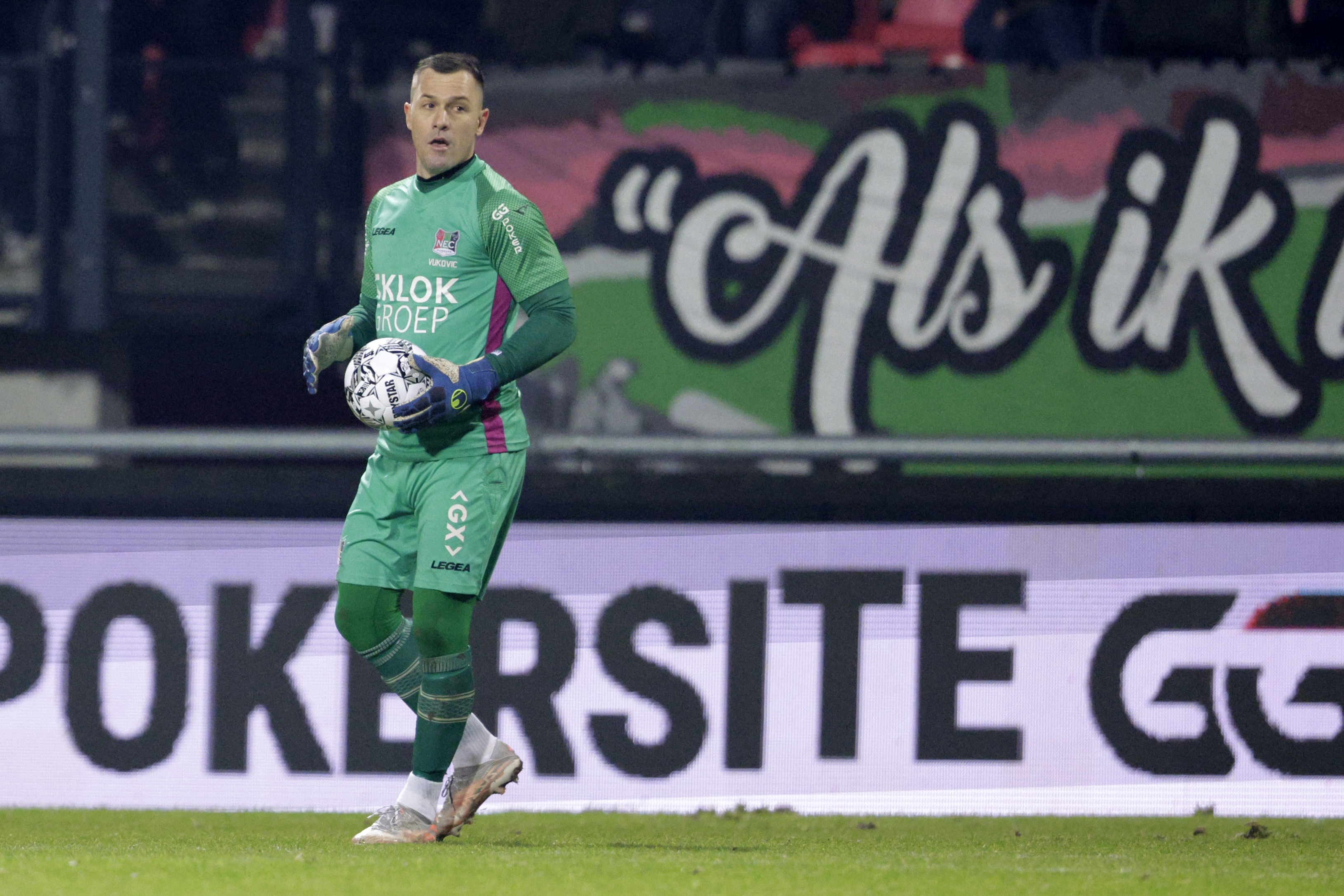 N.E.C. en Danny Vukovic per direct uit elkaar