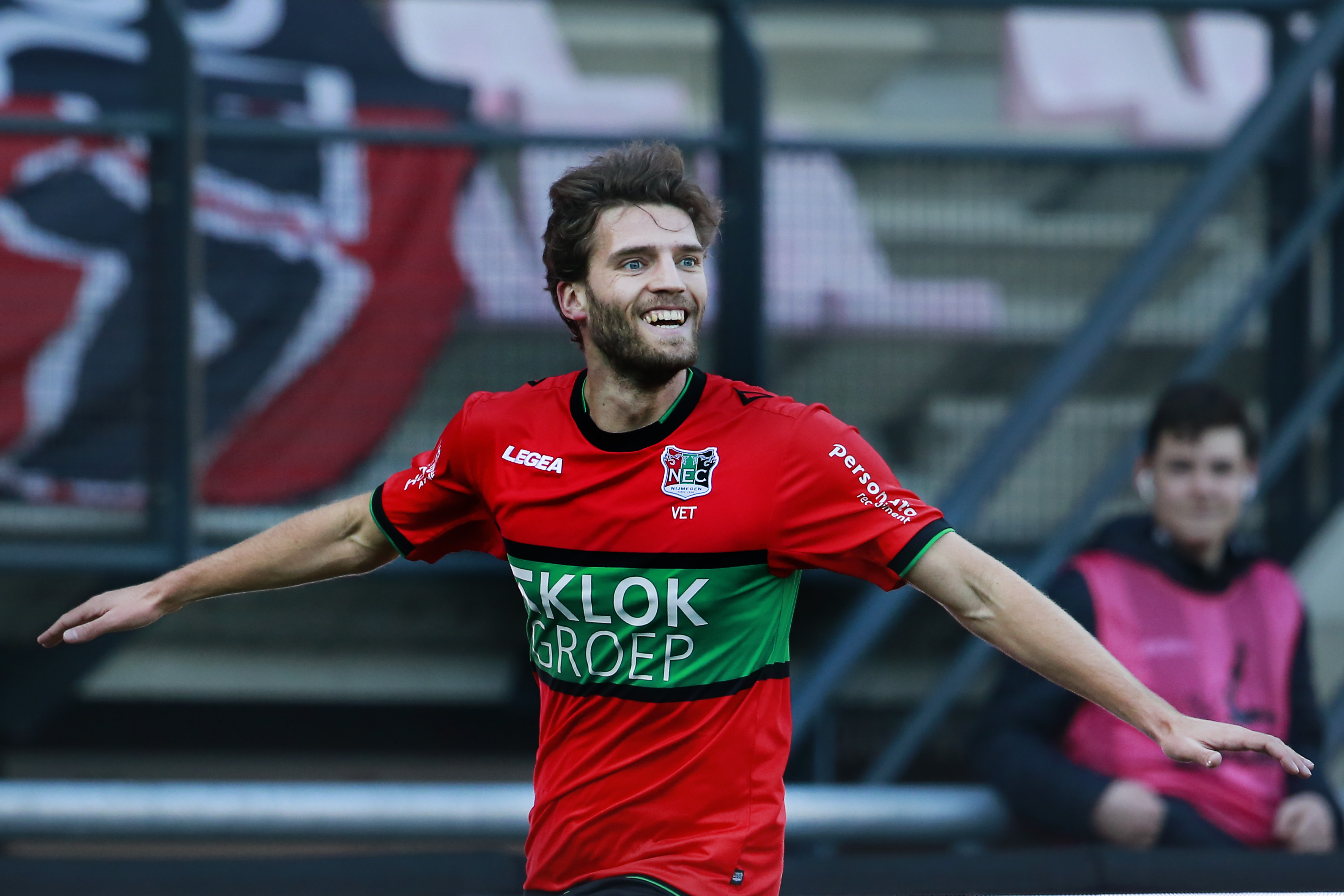N.E.C. wint van FC Den Bosch in inhaalwedstrijd in de Goffert: 4-1
