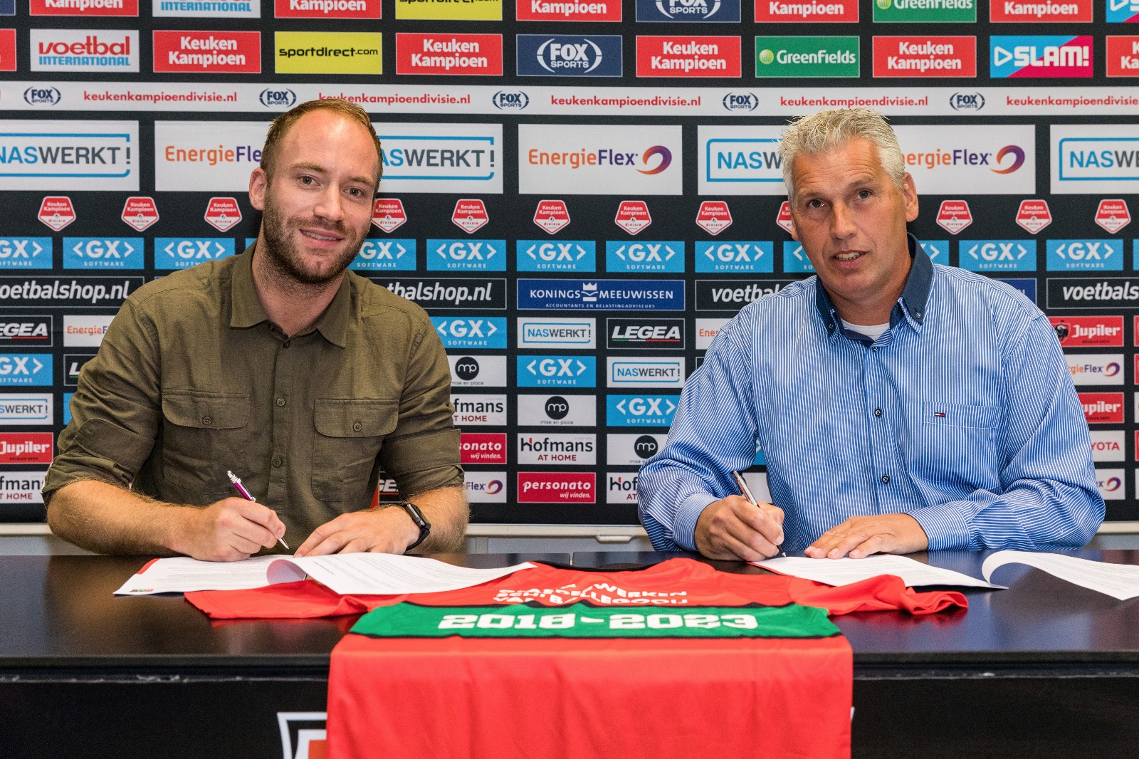 Van Ballegooij Glas- en Schilderwerken komende 5 jaar partner voetbalacademie N.E.C.!