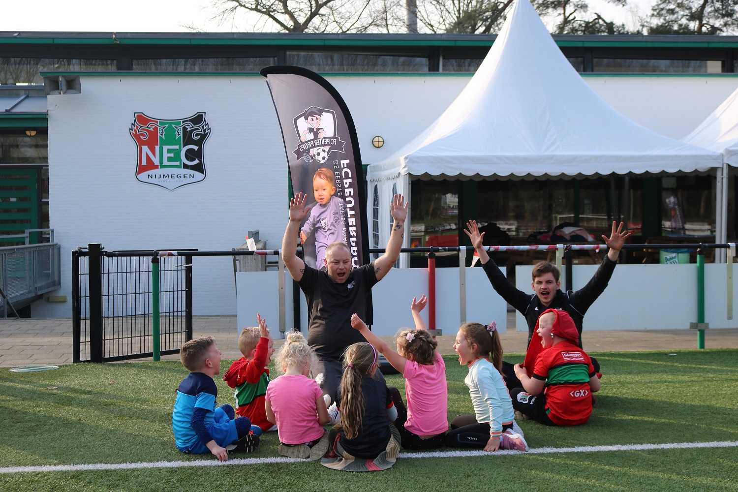 Het N.E.C. Voetbalfeestje