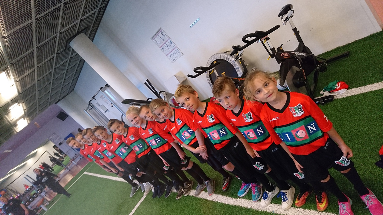 N.E.C. - Bezoek Pannenkoekenbakker Slijk-Ewijk& AZ-N.E.C.