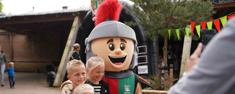 Met N.E.C. Juniors naar de Blije Dries