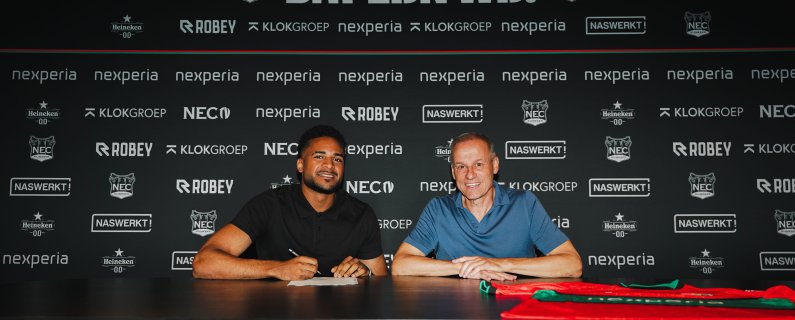 N.E.C. huurt Almugera Kabar van Borussia Dortmund