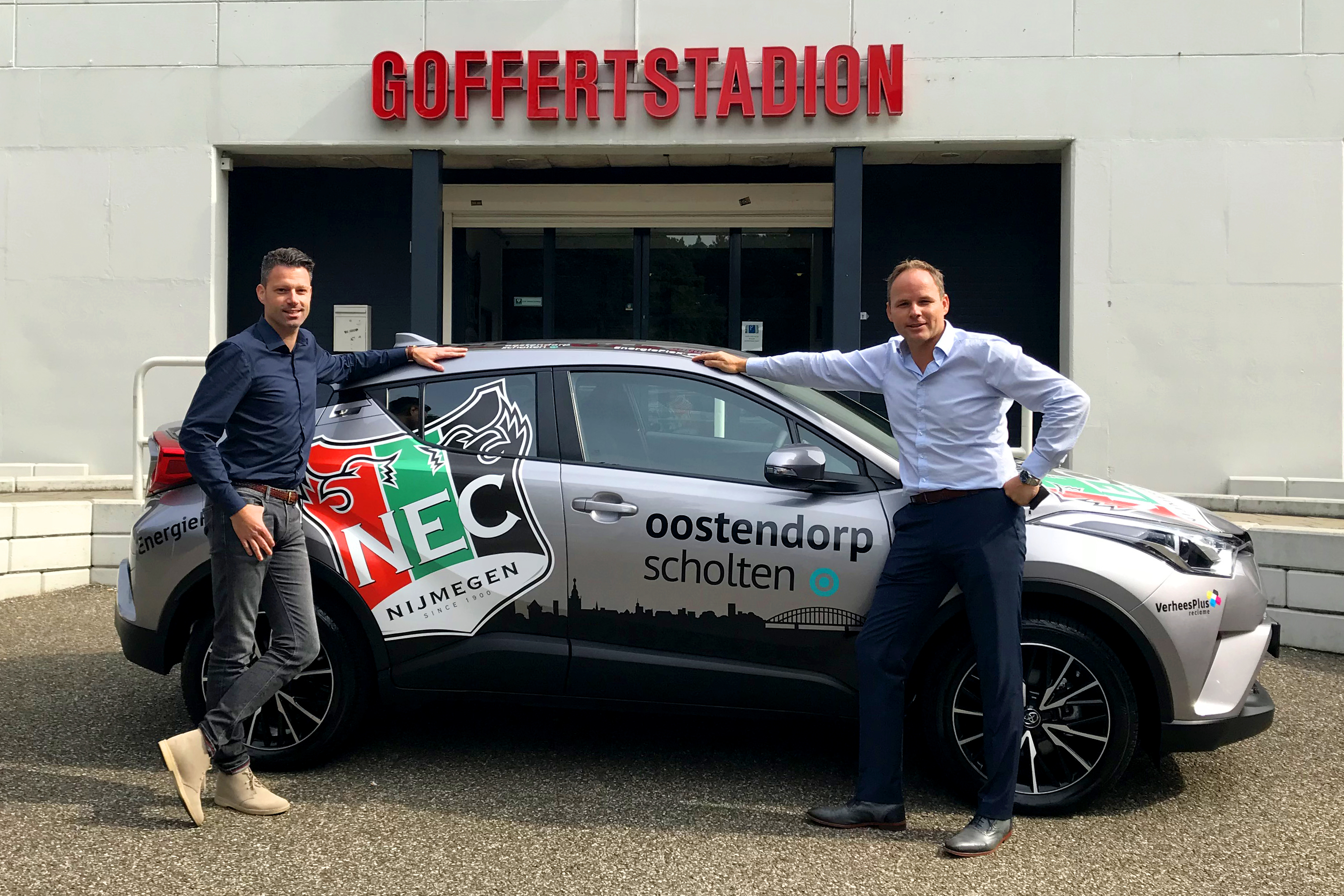 N.E.C. Oostendorp Scholten levert nieuwe Toyota CHR aan N.E.C.
