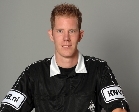 N.E.C. - Jeroen Sanders scheidsrechter VVV Venlo - N.E.C.