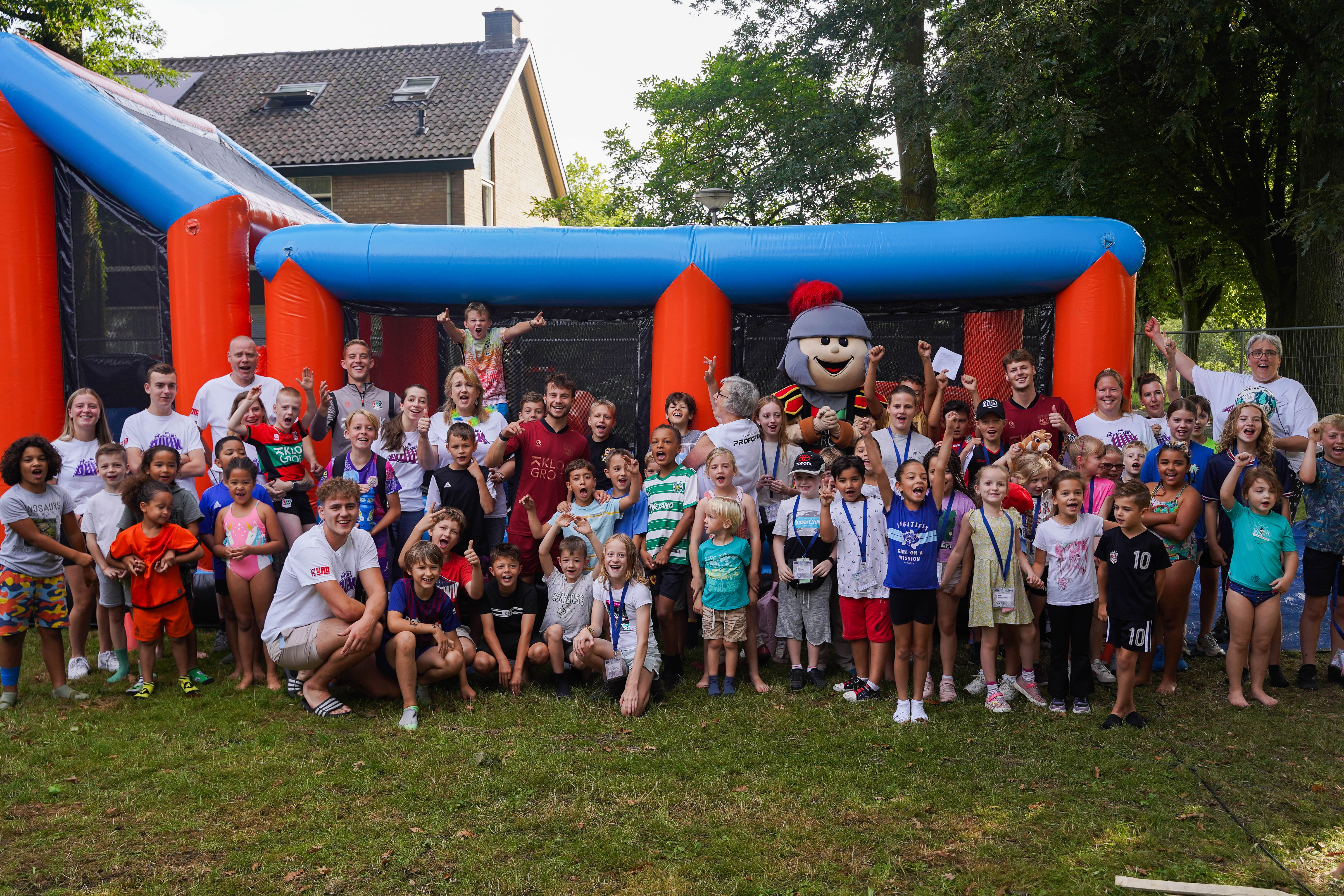 Selectie N.E.C. bezoekt Bouwdorpen