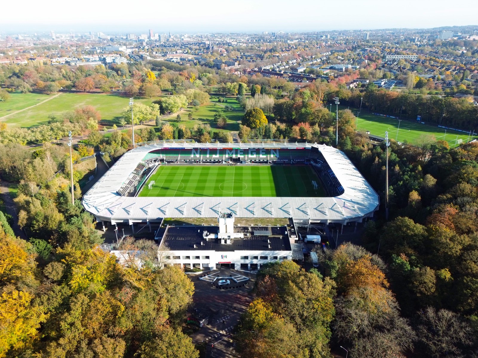 N.E.C. - N.E.C. neemt Goffertstadion over van gemeente Nijmegen