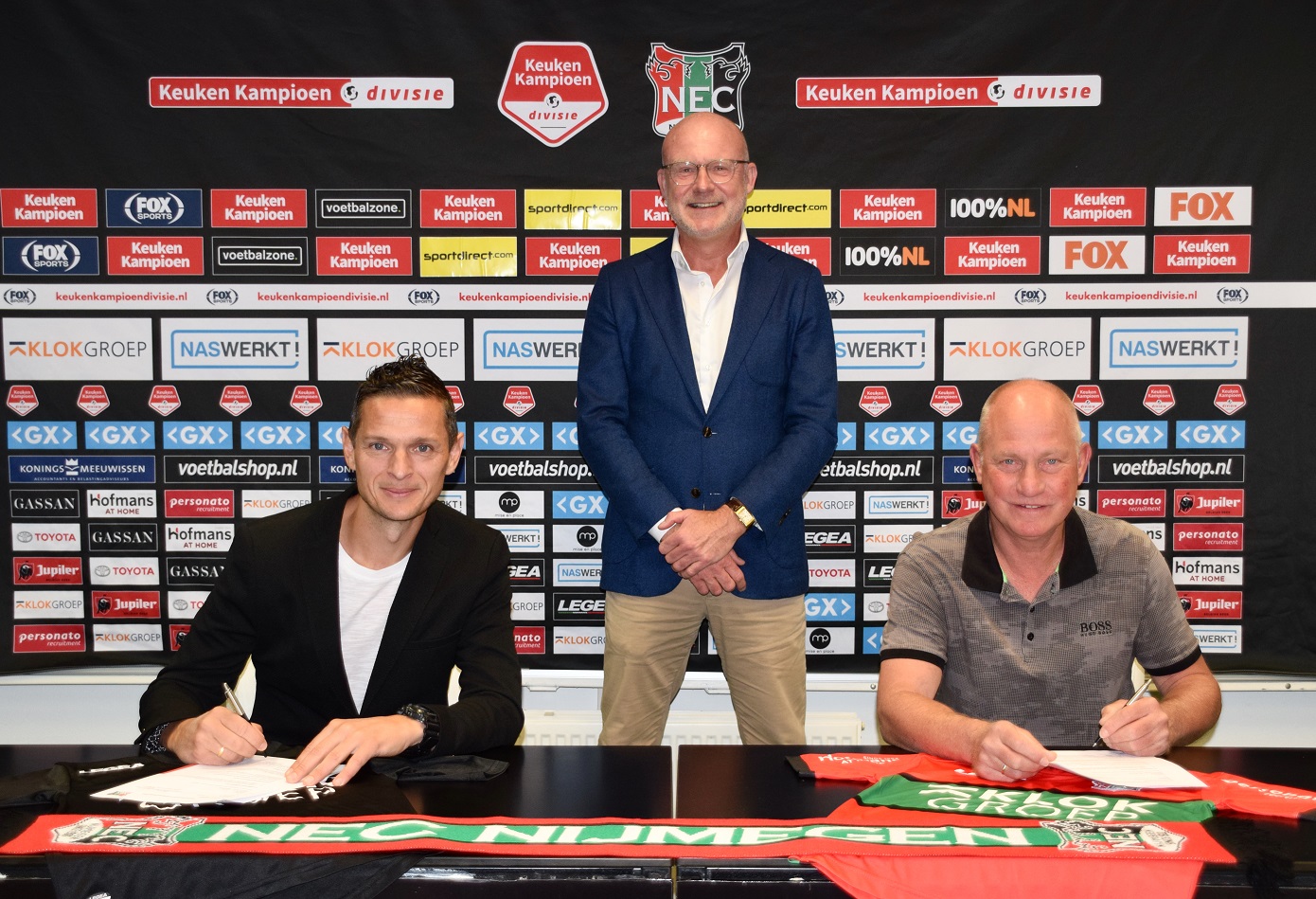 N.E.C. presenteert Rogier Meijer als hoofdtrainer; Ron de Groot assistent