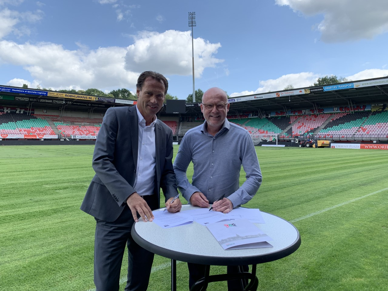 N.E.C. en Rabobank verlengen samenwerking