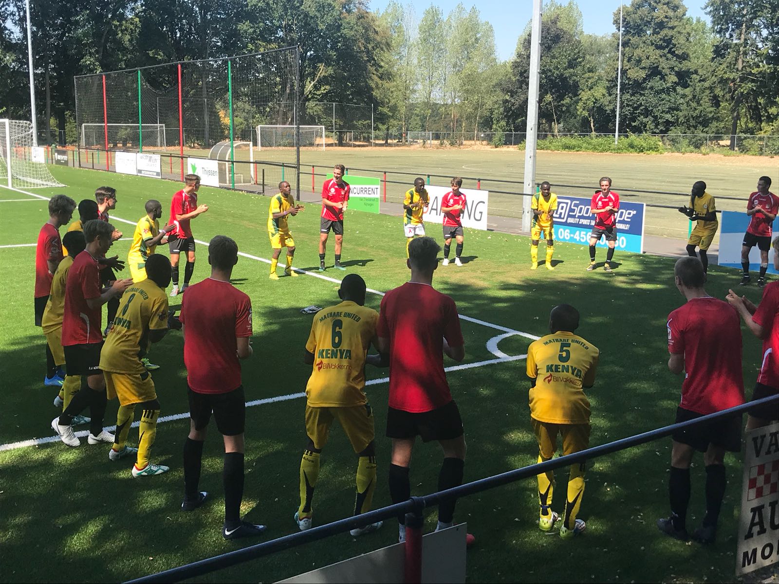 Mysa op bezoek bij N.E.C.